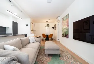 Modern nearly new 1-bedroom apartment in Nou Llevant with parking and storage room — photo 4