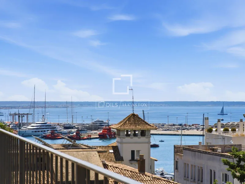 162m² penthouse with 88m² terrace for sale in Palma de Mallorca — photo 1