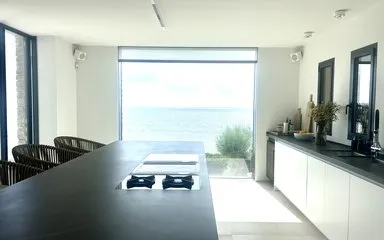 Newly built villa with sea access — photo 1