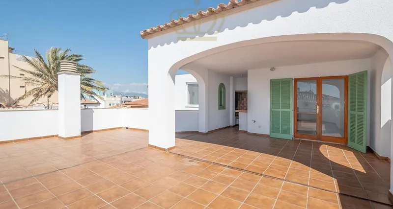 Multi-family house in Ciudad Jardin on the beach - Investment — photo 11