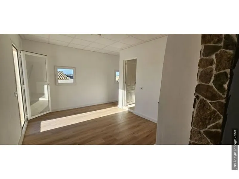 Rental of semi-detached house on Calle Sant Martí — photo 3