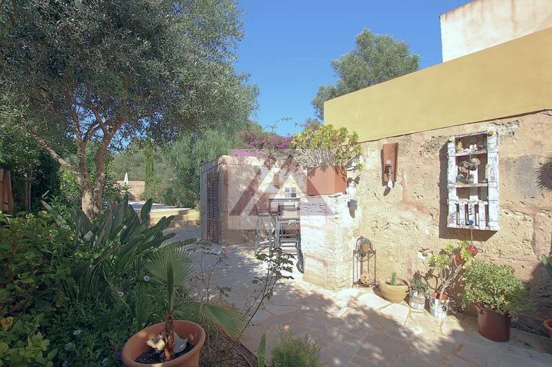Village house for sale in Santanyi — photo 3