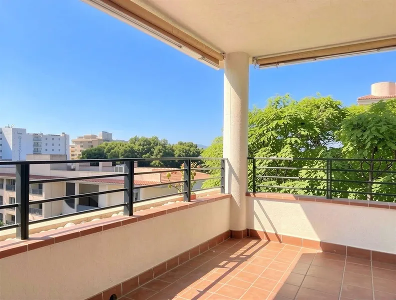 Attractive Apartment Near the Beach with a Pool Complex — photo 6
