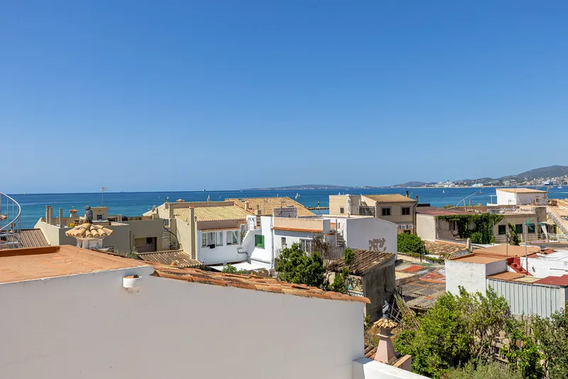 Townhouse in Portixol - rooftop terrace with sea views — photo 3