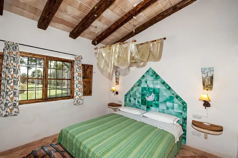 Beautiful rustic finca with a total of 6 bedrooms and 5 bathrooms — photo 4