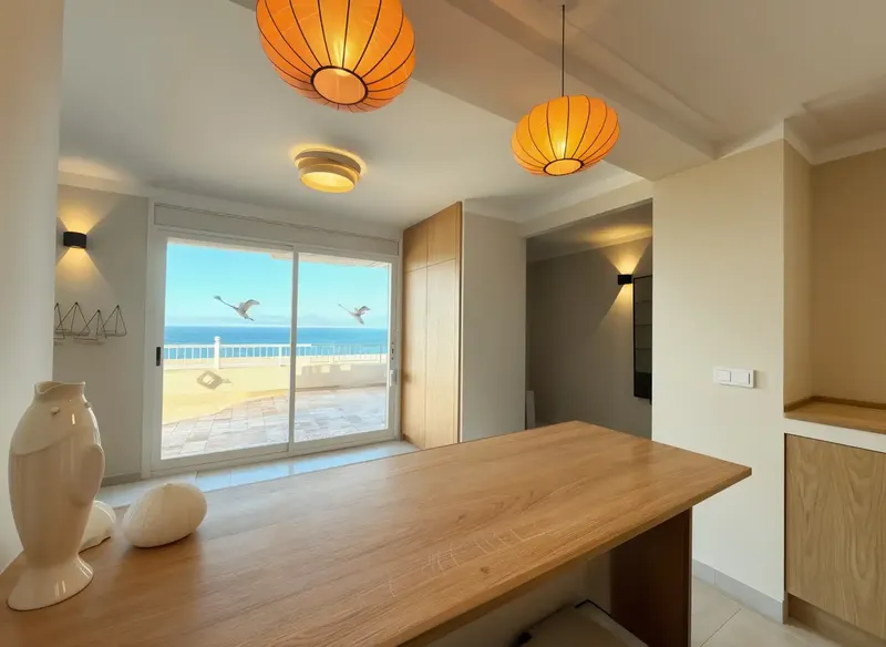 2-bedroom apartment of approx. 60 m² welcomes you through a clearly distributed entrance area. Here there is space for — photo 2