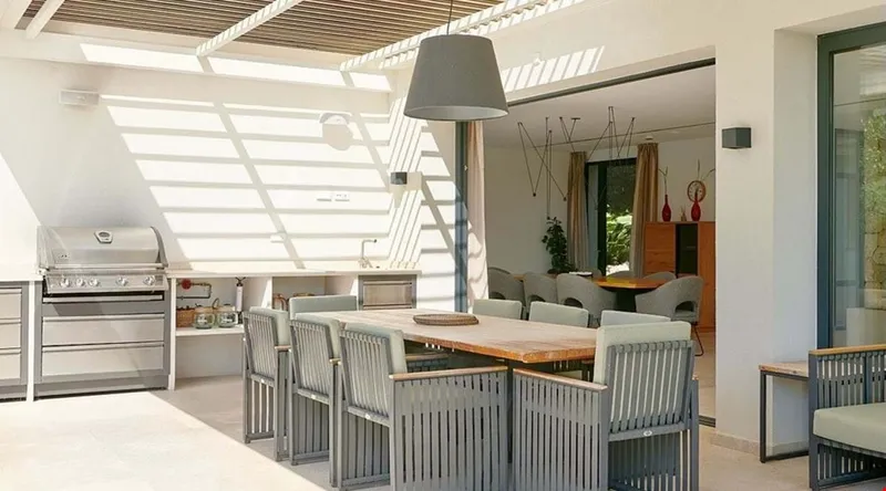 Five-bedroom contemporary designer villa with pool in Santa Ponsa — photo 4