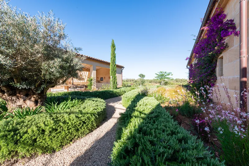 Impressive finca in Campos with enormous pool and privacy — photo 9
