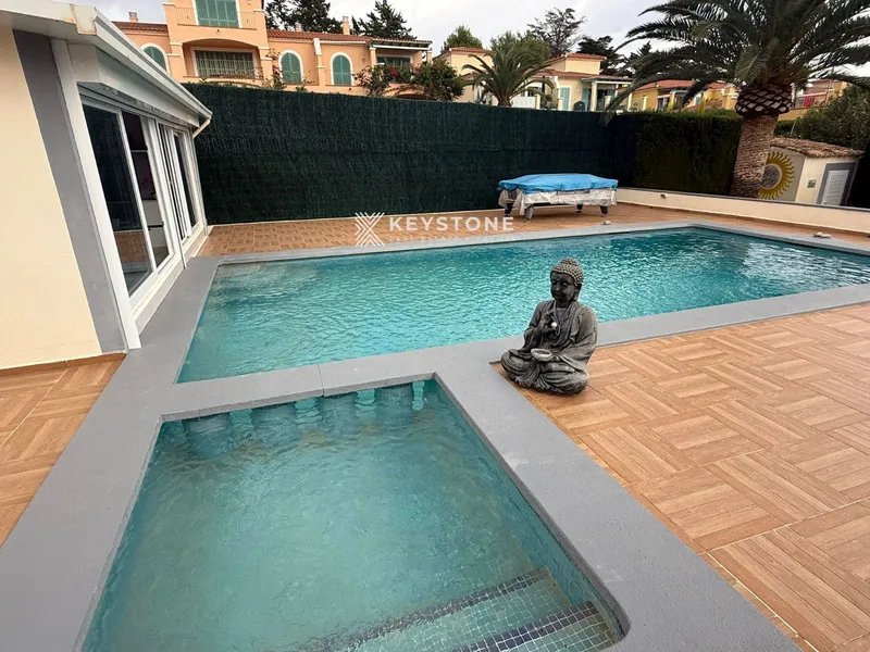 House — photo 3