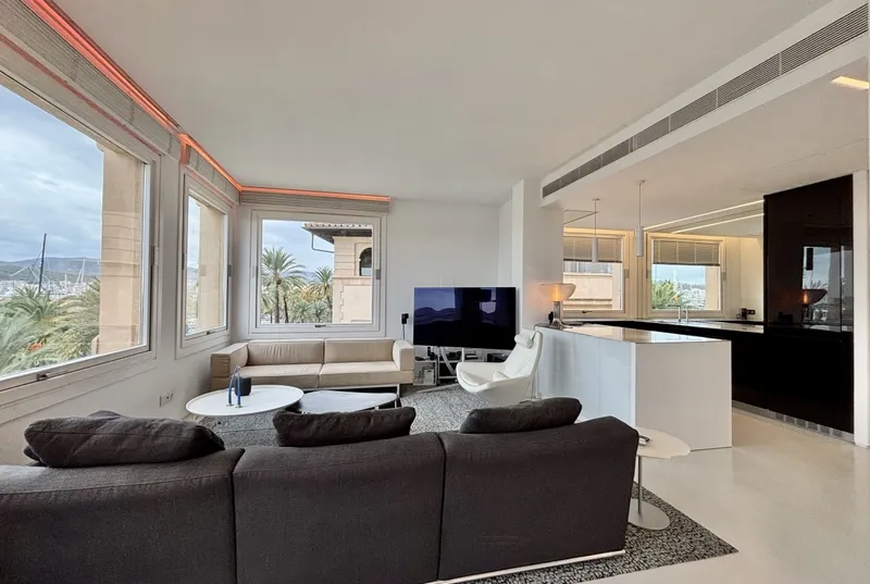 Modern apartment with sea views in Palma — photo 5