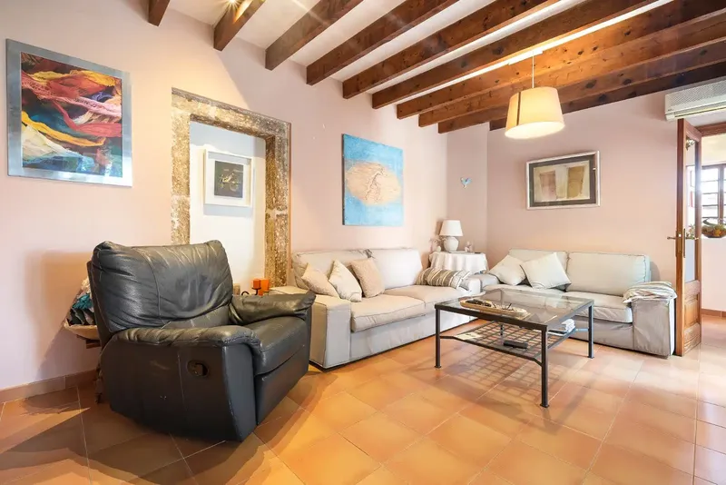 House of 222 m2 in Pollença with garage for a small car and approx. 30 m2 of terraces and patio. It has 4 bedrooms, one of them on the ground floor — photo 10