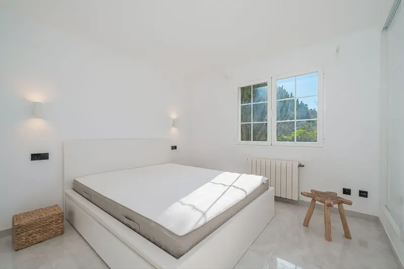 Exclusive chalet for sale in a sought-after area of Santa Ponsa, just a few minutes' walk from the beach. — photo 7