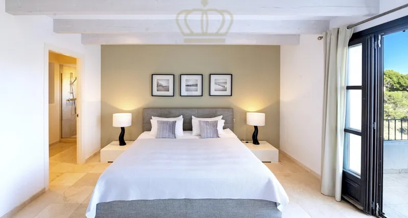 Luxurious first-line sea view villa with pool in Port Andratx - for rent — photo 8