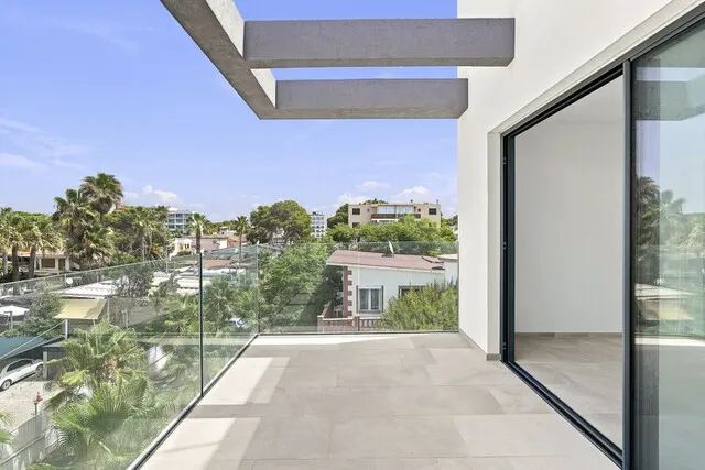 Sea view duplex penthouse for sale in Playa de Palma, Mallorca — photo 4