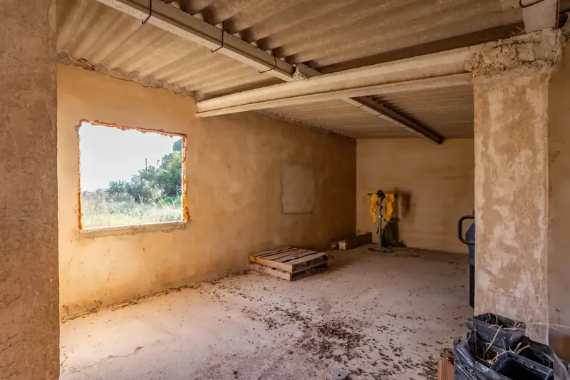 Exclusive Farmhouse for Renovation in Palma de Mallorca – Plot of 34,000 m² with Immense Potential — photo 5