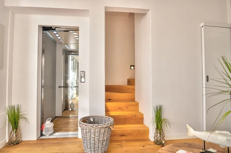 Townhouse in Portocolom Old Town with patio, lift and roof terrace — photo 7