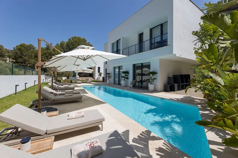 Luxury Villa — photo 1