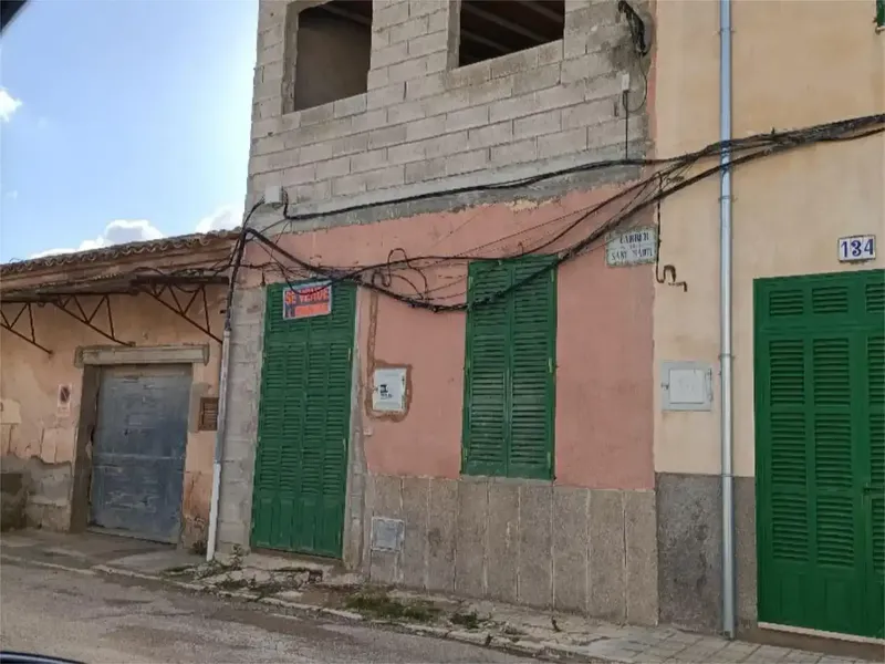 Casa de dos plantas en construcción del año 2023, con proyecto y licencia de obra — photo 1