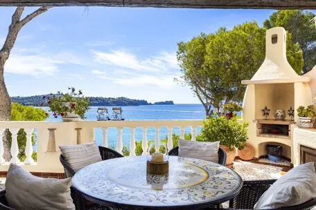 Exclusive! Mediterranean dream apartment with 3 bedrooms on the first line of Costa de la Calma — photo 1