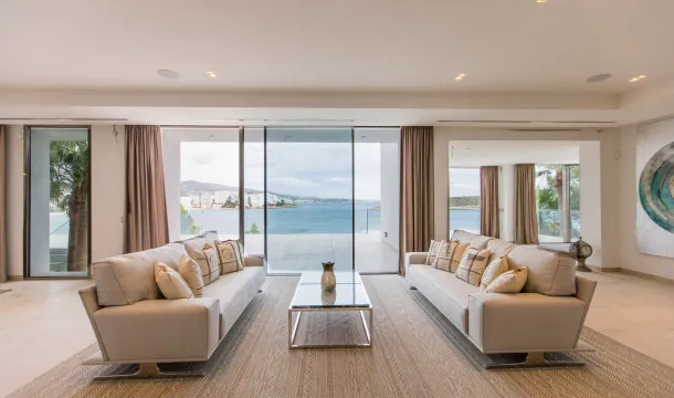 Mansion with access to the sea in Cala Vinyas — photo 6