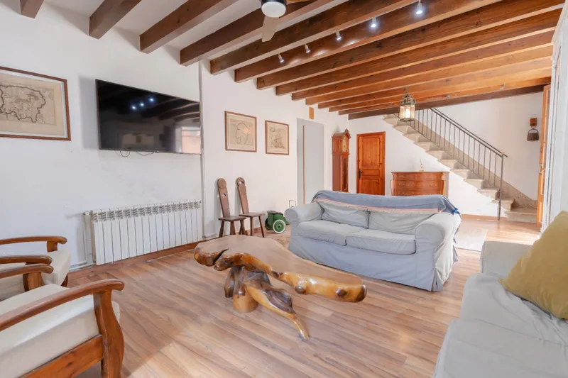 Costitx. Spacious village house with patio, garage and terrace — photo 9