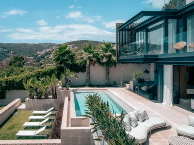 Contemporary 4-Bedroom Villa in Portals Nous with Sea Views — photo 1
