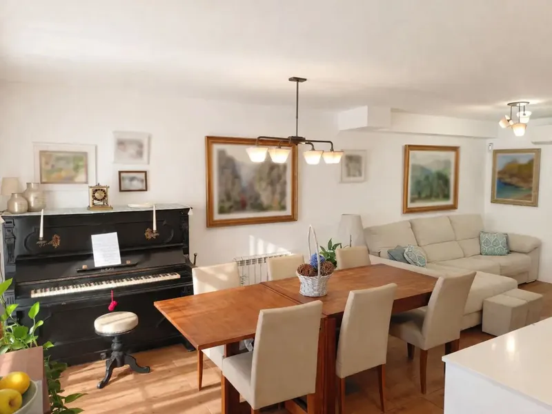 Almost new semi-detached chalet 4 bedrooms private pool and garage. School area (Son Peretó-La Vileta) — photo 3