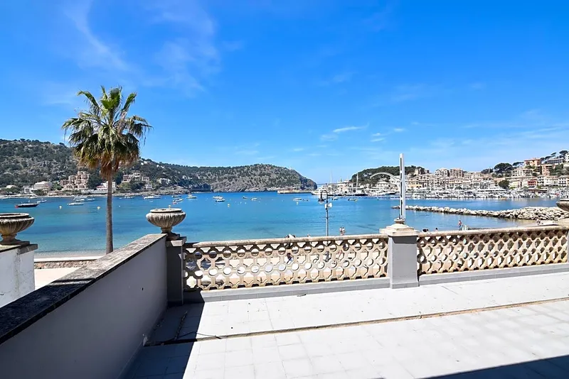 Building on the first line of the Port of Sóller — photo 4