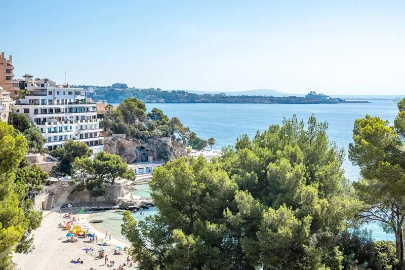 Stylish sea-view apartment near the beach in Illetes (Ses) — photo 2