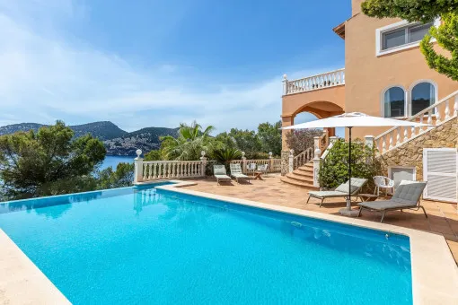 Camp de Mar, Exclusive villa with pool and panoramic sea views in a privileged location in Camp de Mar — photo 1