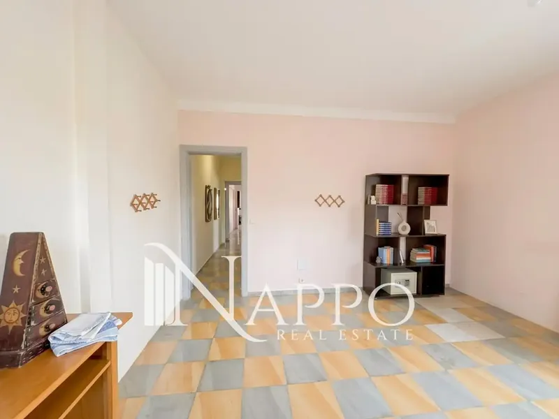 NAPPO Real Estate presenta este piso a reformar con terraza, situado en una primera planta de un edificio sin ascensor en la zona de Arenal, — photo 9
