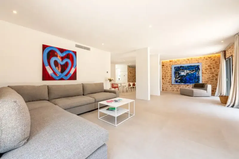 Esta villa de dos plantas de nueva construcción se vende en Santanyí, a solo 2,5 km del pueblo, en una zona tranquila a solo 800 m del mar y — photo 3