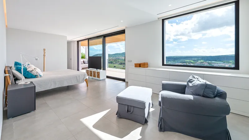 Modern villa with pool and sea views in a quiet area of Santa Ponsa — photo 11