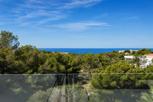 Santa Ponsa, modern villa for rent in Santa Ponsa with sea views and a large outdoor area — photo 10