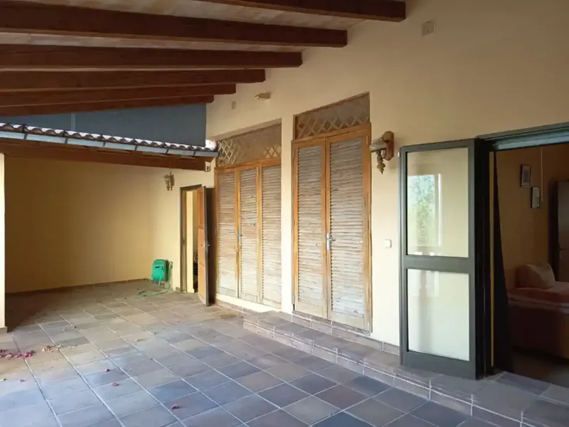 Vivienda unifamiliar amplia y luminosa. En la planta de arriba dispone de una terraza techada y con vistas al mar, ideal para desayunar y ce — photo 3