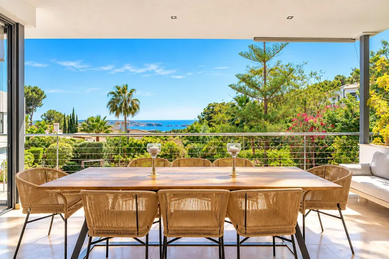 Moderne Meerblick-Villa mit Ferienvermietungslizenz — photo 2