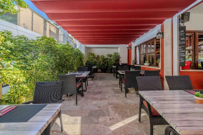 Sale or Transfer of Entire Ground Floor of Building in Peguera — photo 4