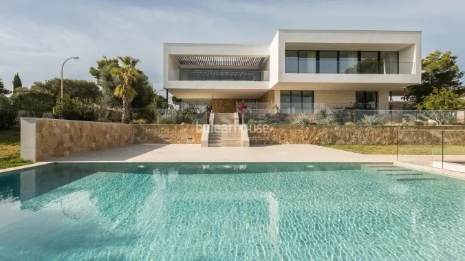 Large new build villa in Sol de Mallorca with stunning sea views and magnificent exteriors — photo 2