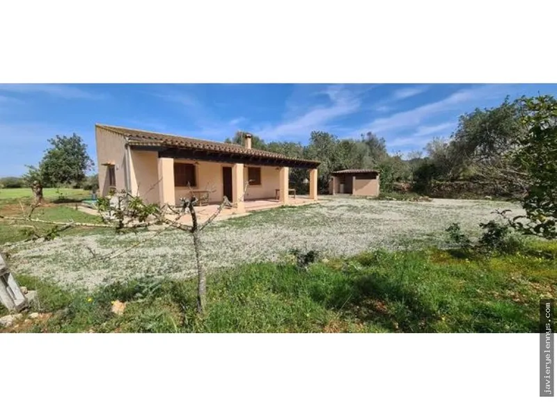 Rustic farmhouse rental in Diseminado Poligon 07, 1229 — photo 1