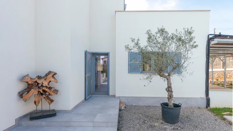 Great villa for sale in Porto Petro, completely reformed in modern style, with large pool and garden — photo 7