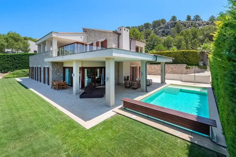 Just 5 minutes from the beach in an exclusive area of Canyamel in northeast Mallorca, in a picturesque location next to the golf course — photo 1