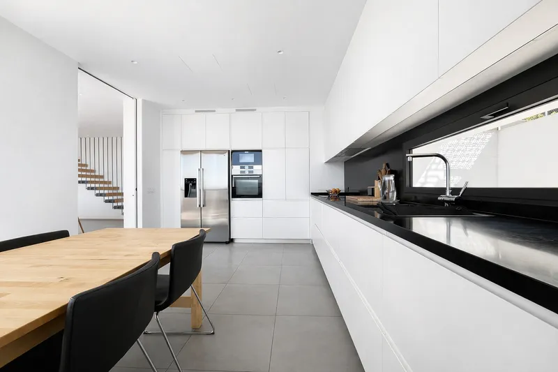 Modern villa with panoramic sea views and guest house in Santa Ponsa Mas — photo 10
