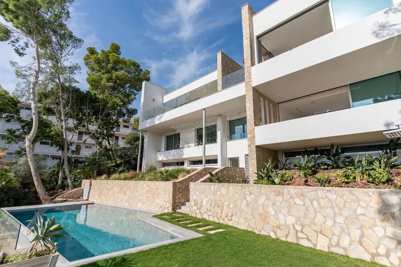Newly Built Luxury Seafront Five-Bedroom Villa in Santa Ponsa with Panoramic Views and Expansive Terraces — photo 1