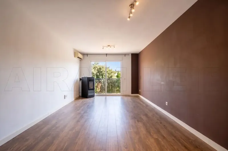 El refugio perfecto: Espacios amplios, vistas despejadas y todo el potencial para crear tu hogar — photo 3