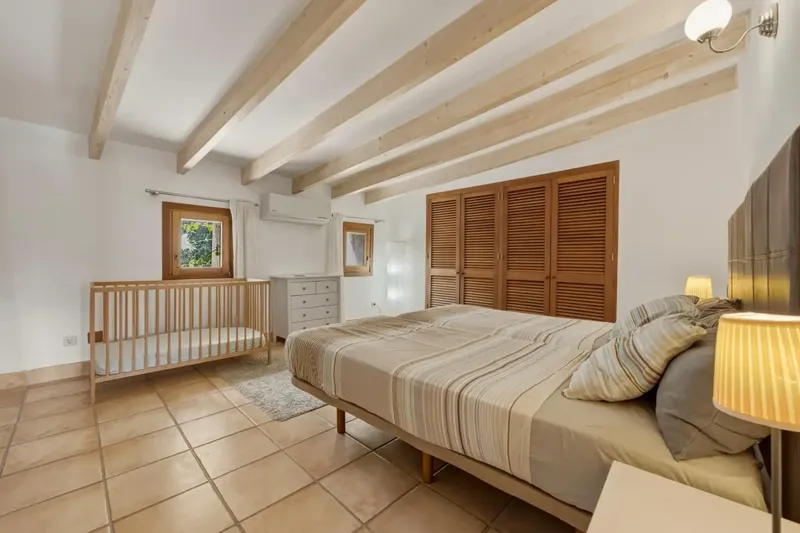 Charming rustic finca with tourist license (ETV) for up to 9 people, located in an idyllic and quiet setting in Son Macià. Surrounded — photo 6