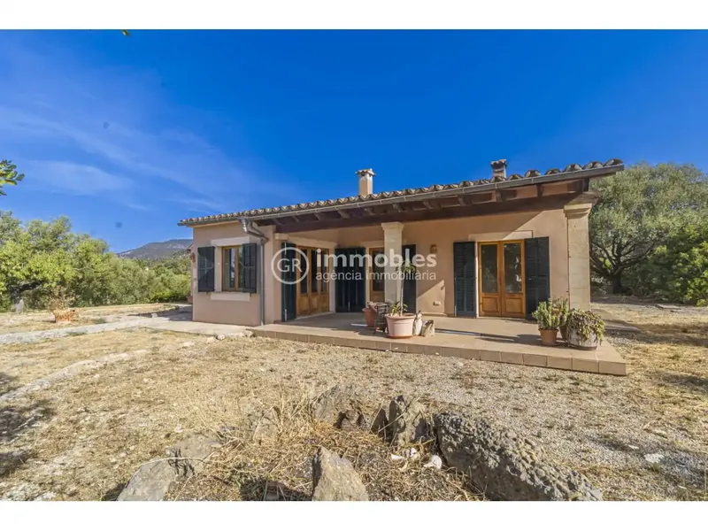 Charming country house on a plot of about 8,670 m2, single storey, preserving the Mallorcan style, located in — photo 1