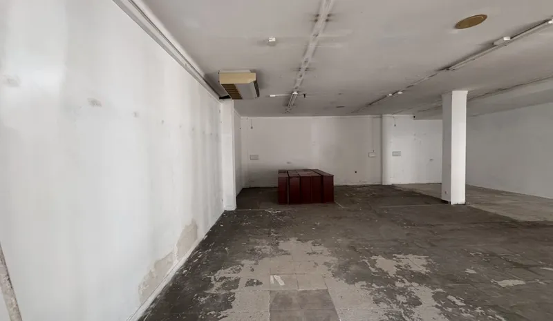 Spacious commercial premises for sale in Alcúdia – multiple possibilities in tourist area — photo 5