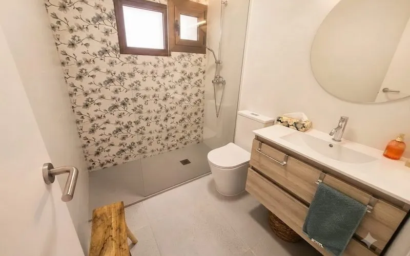 Top apartment 100 m from the bathing cove — photo 9