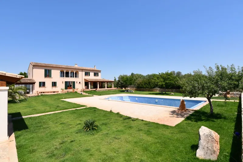 Stunning finca with sea views in Porto Colom — photo 1