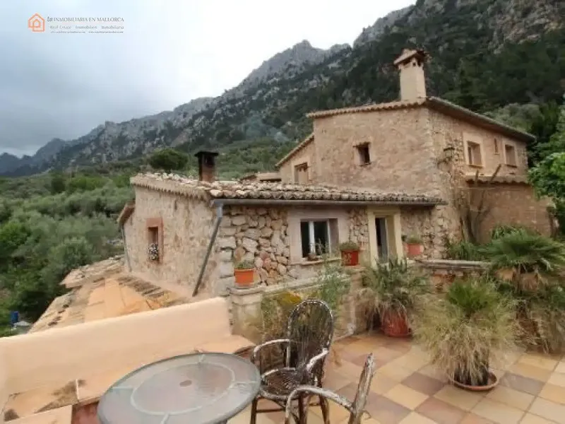 This beautiful stone house is located in Biniaraix, one of the most beautiful and picturesque villages in Spain. — photo 2